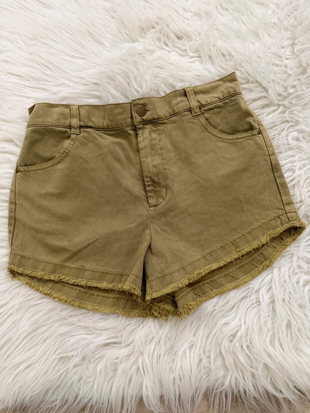 Young Fabulous & Broke YFB Women’s Frayed Hem Utility Shorts Size Small